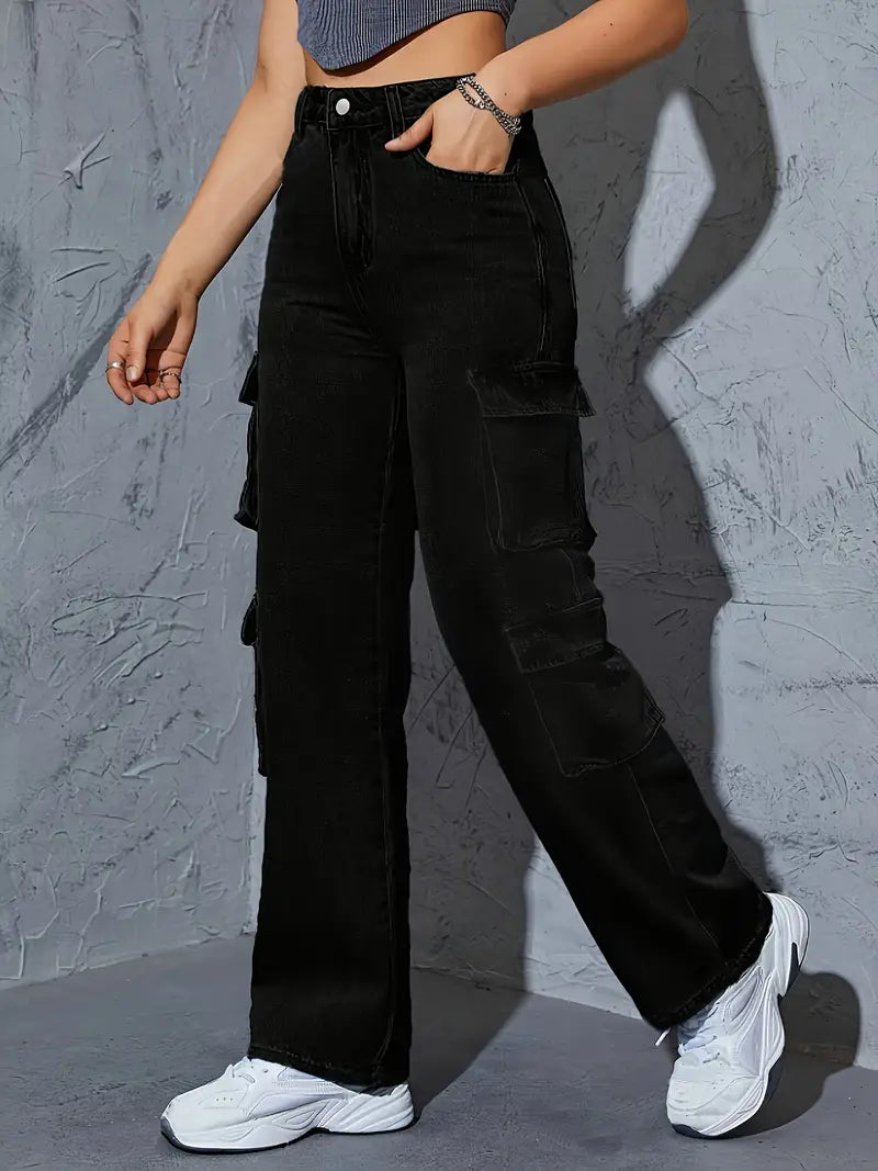 Wide-Leg Cargo Jeans with Multiple Pockets