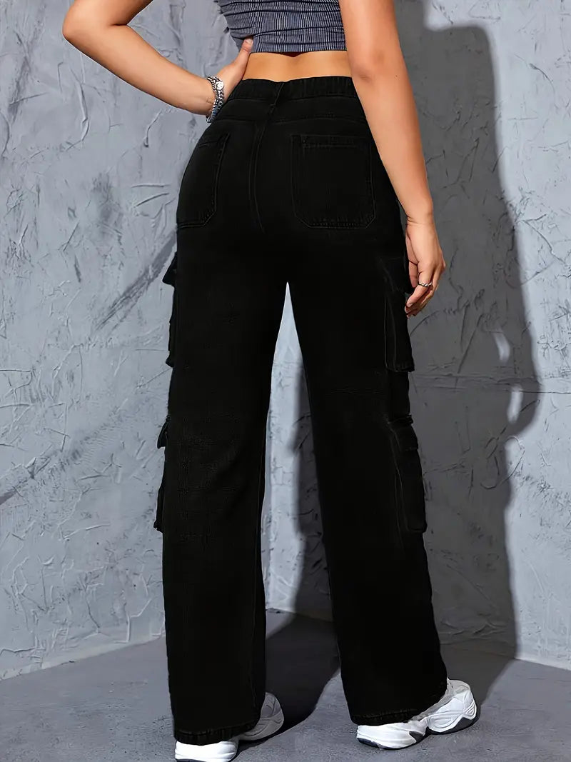 Wide-Leg Cargo Jeans with Multiple Pockets