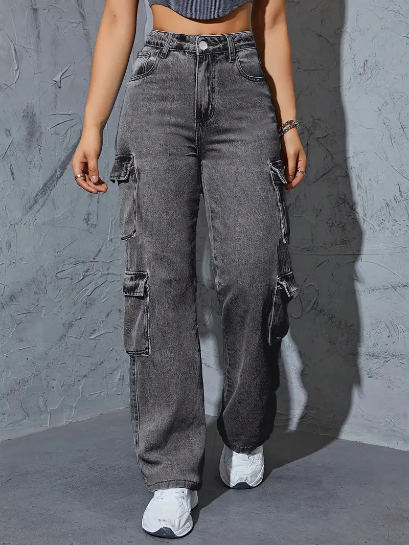Wide-Leg Cargo Jeans with Multiple Pockets