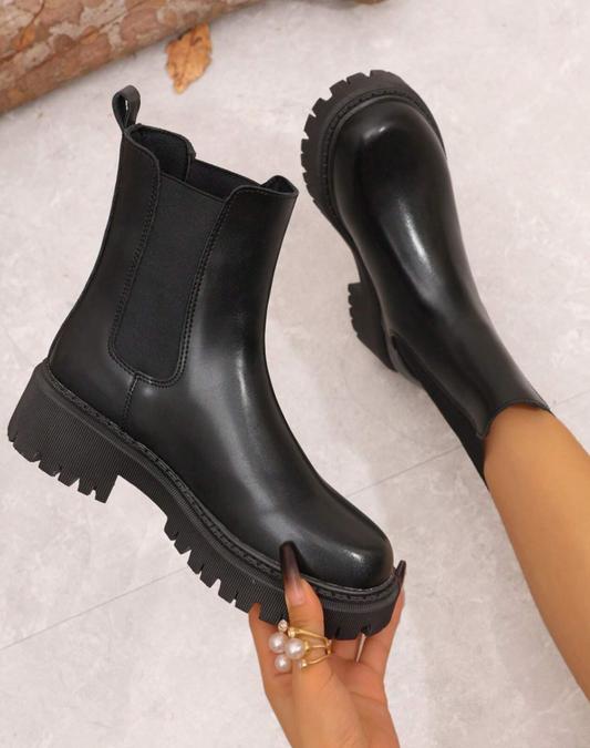 Slip-on Combat Chelsea Boots